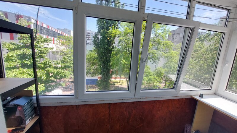 Titan, apartament 2 camere decomandat, et. 3 metrou 1 Decembrie Trapezului.